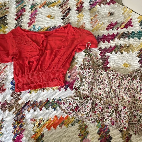 2 medium women’s tops. - Picture 3 of 7